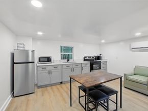 4705 A&B Pease Street, Houston TX 77023