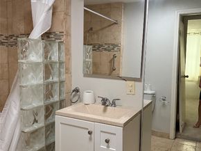 703 76th Street, Houston TX 77012