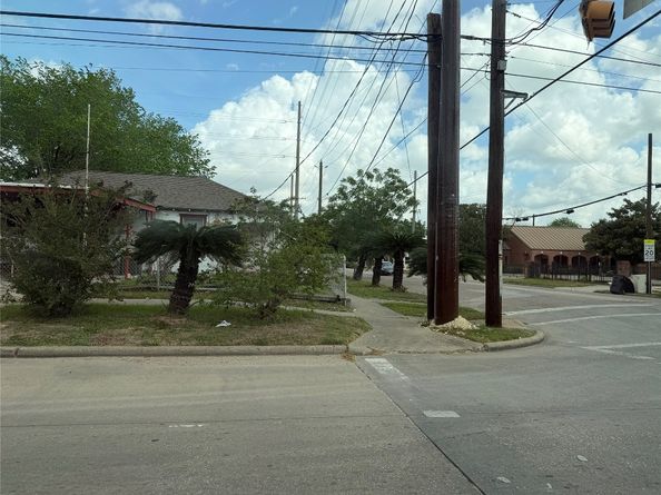 703 76th Street, Houston TX 77012