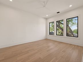 4046 Drummond Street, Houston TX 77025