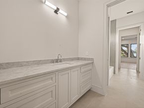4046 Drummond Street, Houston TX 77025