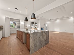 4046 Drummond Street, Houston TX 77025