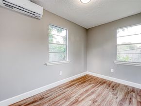 6715 Victoria Street, Houston TX 77020