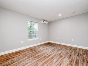 6715 Victoria Street, Houston TX 77020