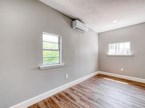 6715 Victoria Street, Houston TX 77020