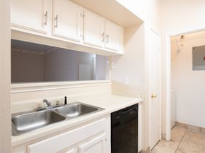 6500 Harbor Town Drive 3402, Houston TX 77036
