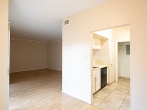 6500 Harbor Town Drive 3402, Houston TX 77036