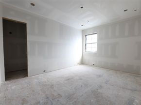 752 W 43rd Street, Houston TX 77018