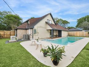2923 Kenross Street, Houston TX 77043