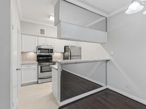 2626 Holly Hall 715, Houston TX 77054