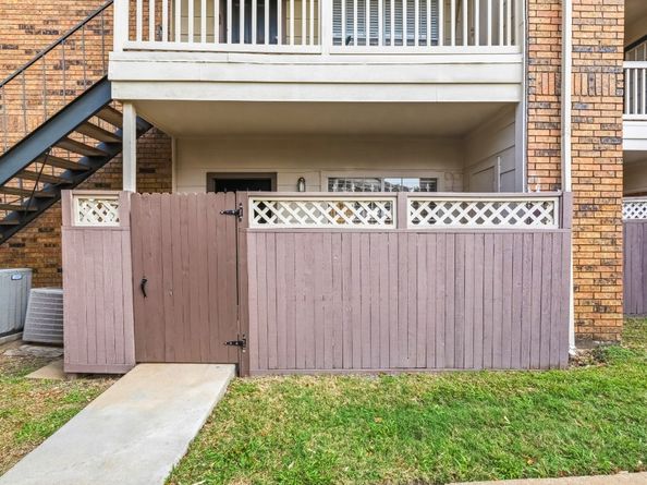 2626 Holly Hall 715, Houston TX 77054