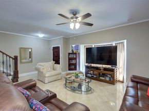 840 Threadneedle Street E 208, Houston TX 77079