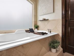 1402 Lynnview Drive, Houston TX 77055