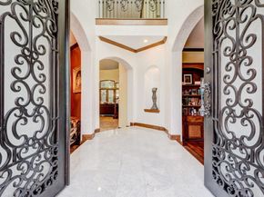 1402 Lynnview Drive, Houston TX 77055