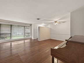 10814 Moonlight Drive, Houston TX 77096