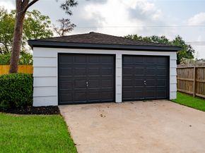 6027 Valkeith Drive, Houston TX 77096