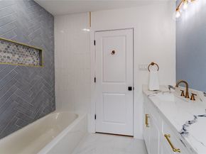 6027 Valkeith Drive, Houston TX 77096