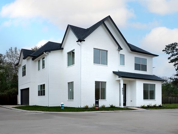 8803 Hollywood Garden Lane, Houston TX 77080