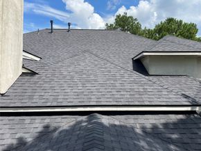 10327 Sablebrook Lane, Houston TX 77095