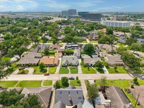2011 Willowmoss Court, Houston TX 77008