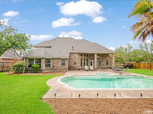 2902 Autumn Crest Drive, Friendswood TX 77546