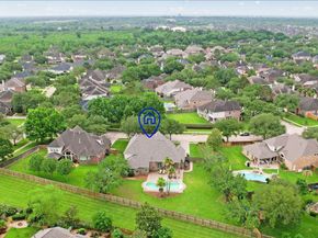 2902 Autumn Crest Drive, Friendswood TX 77546