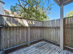 2100 Tanglewilde Street 625, Houston TX 77063
