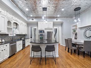 619 E 8th 1/2 Street, Houston TX 77007