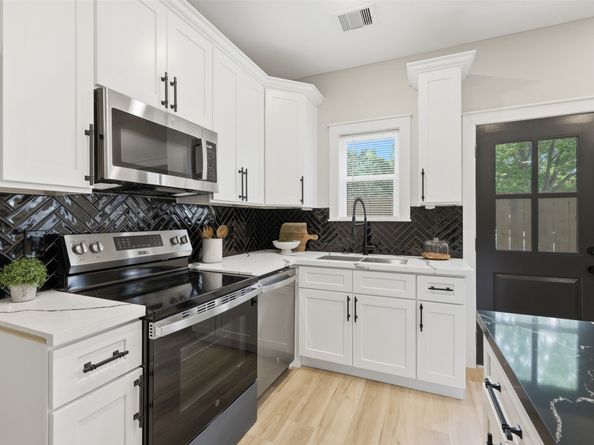 4719 Mallow Street, Houston TX 77033