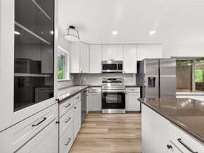 2 Kittiwake Court, Spring TX 77380