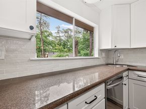 2 Kittiwake Court, Spring TX 77380