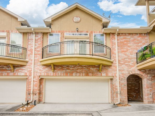 44 Versante Court, Houston TX 77070