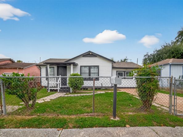 1014 Henke Street, Houston TX 77020