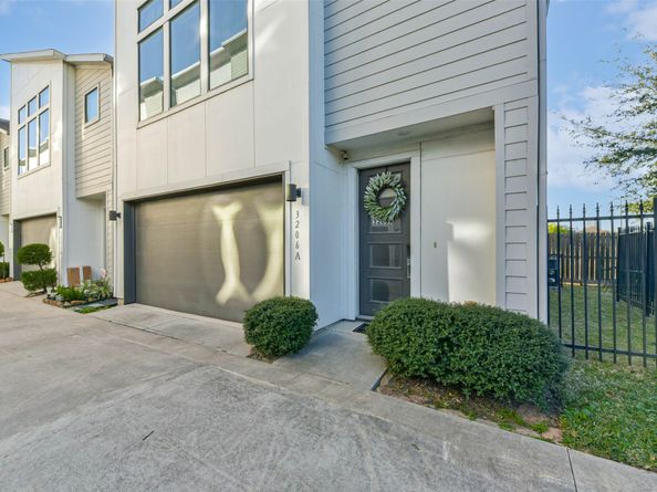 3206 N Macgregor Way A, Houston TX 77004