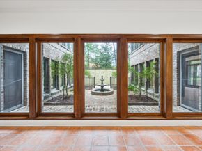 5040 Fieldwood Drive, Houston TX 77056