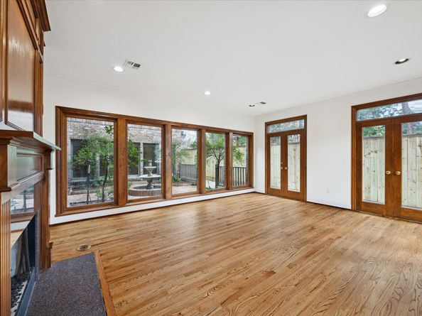 5040 Fieldwood Drive, Houston TX 77056