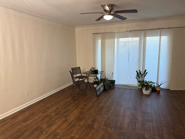 9107 Braeburn Valley Drive 15, Houston TX 77074