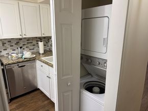 9107 Braeburn Valley Drive 15, Houston TX 77074