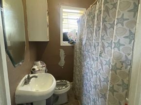 7541 Avenue F, Houston TX 77012