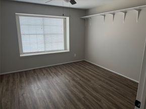 4444 VICTORY Drive 1208, Houston TX 77088