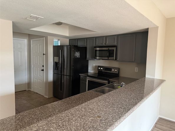 4444 VICTORY Drive 1208, Houston TX 77088