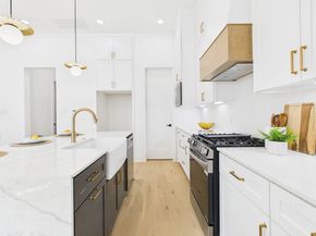 602 Jewett Street B, Houston TX 77009