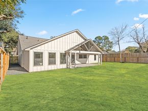 10511 Londonderry Drive, Houston TX 77043