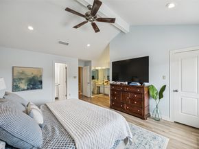 1223 Fountain View Drive 124, Houston TX 77057