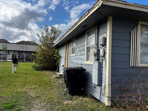 2915 Helberg Road, Houston TX 77092