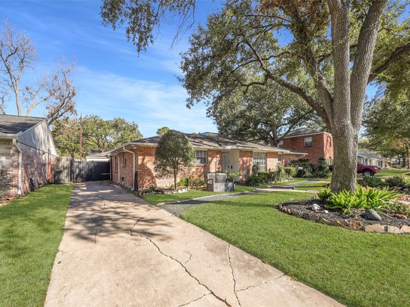 10618 Wickersham Lane, Houston TX 77042