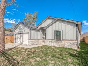 4633 Larkspur Street, Houston TX 77051