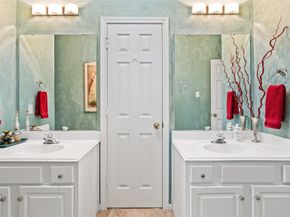 70 Grants Lake Circle, Sugar Land TX 77479