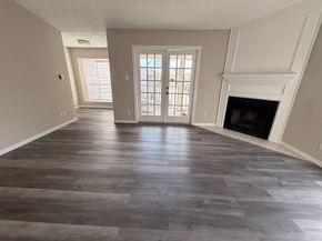 2220 Bering Dr Drive 12, Houston TX 77057