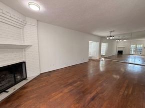 2220 Bering Dr Drive 12, Houston TX 77057